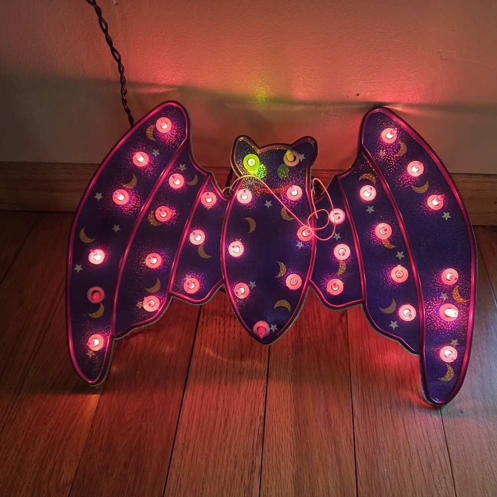 Vintage Halloween  2005 Purple‎ Bat LED Wall Decor